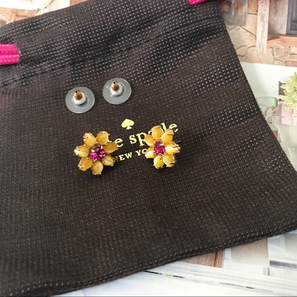 Kate Spade Yellow Flower Earrings NWT - Picture 2 of 4